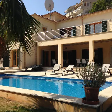 Los Pinos Villa *